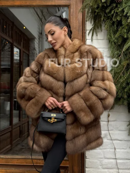 Полушубок из куницы с воротником V-образным - фото 15