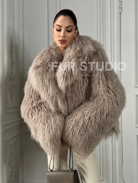 Шуба из меха ламы «Пломбир» с английским воротником - фото 5