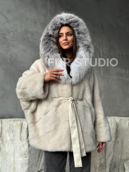 Светлая норковая шуба - летучка с капюшоном - фото 8