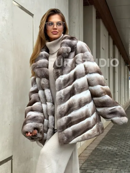 Шуба из меха шиншиллового кролика PREMIUM COLLECTION - фото 9