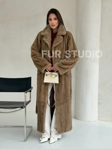 Прямая норковая шуба с меховым поясом - фото 8