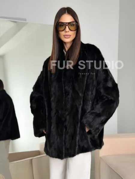 Шуба норковая из кусочков в стиле оверсайз - фото 11