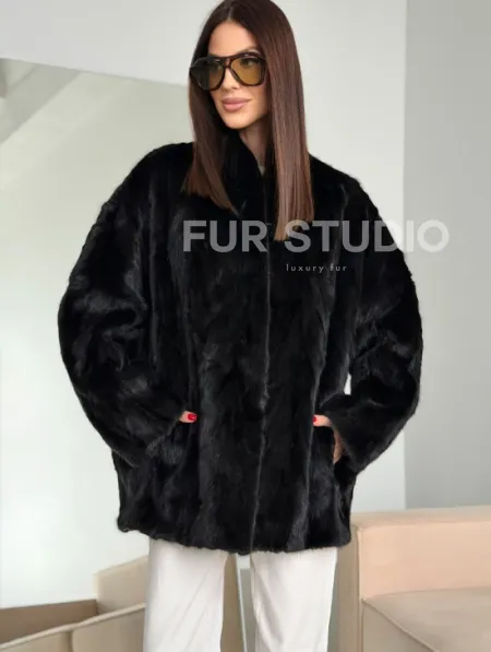 Шуба норковая из кусочков в стиле оверсайз - фото 2