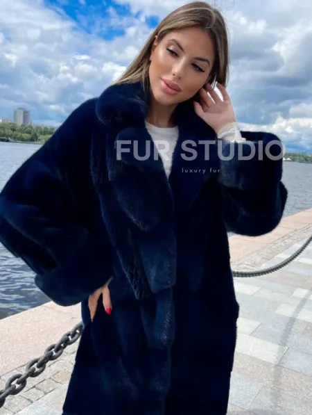 Шуба из плюшевой норки в цвете индиго - фото 1
