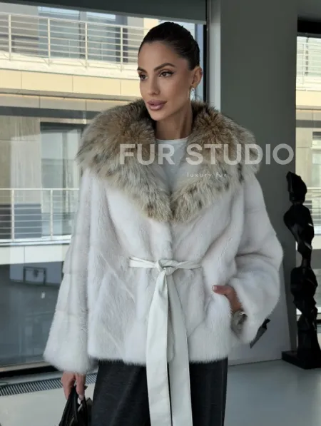 Белое норковое пончо-шуба с капюшоном из рыси - фото 0