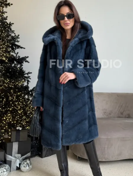 Норковая шуба с капюшоном, паркет - синего цвета - фото 2