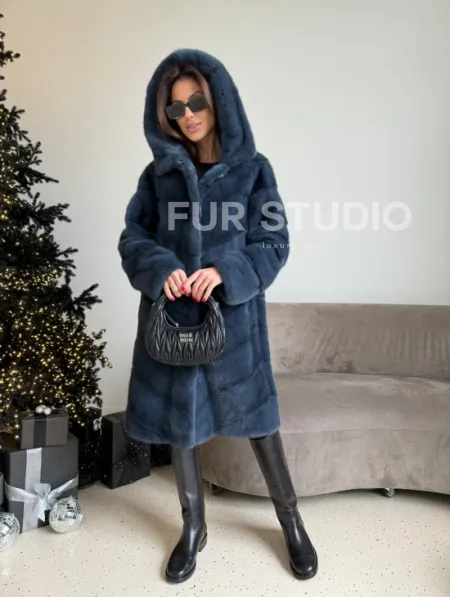 Норковая шуба с капюшоном, паркет - синего цвета - фото 4