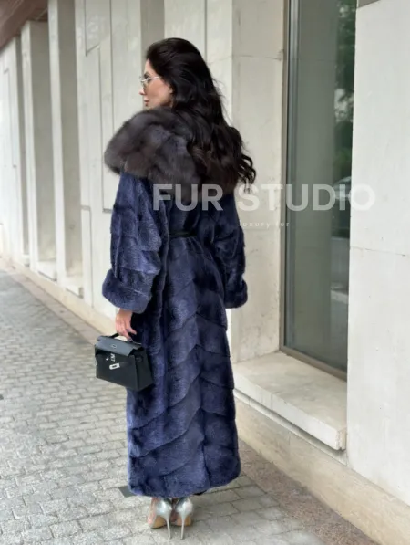 Длинная шуба из норки с капюшоном из куницы - цвет синий графит - фото 9