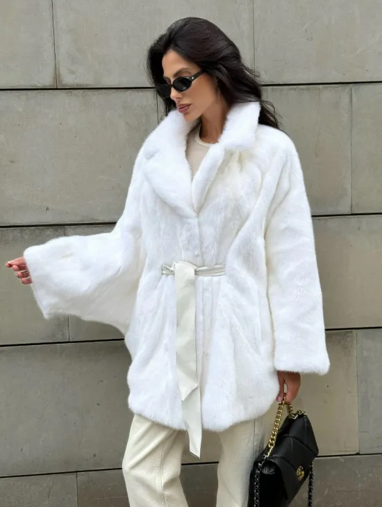 Белая шуба из норки SAGA летучая мышь английский ворот - фото 6