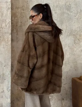Укороченная норковая шуба с капюшоном из норки - фото 3