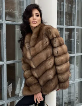 Шуба из меха куницы с V-образным воротником - фото 3