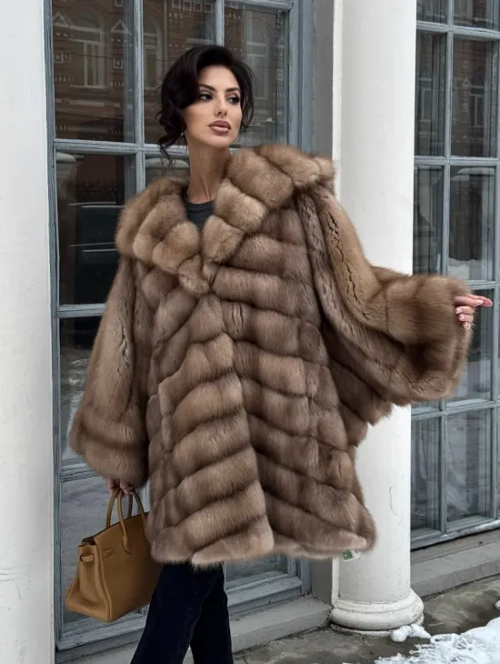 Шуба из меха куницы «летучая мышь» - фото 10