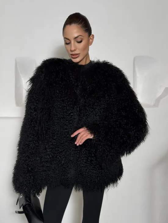 Черная шуба из меха ламы воротник шанель - фото 1