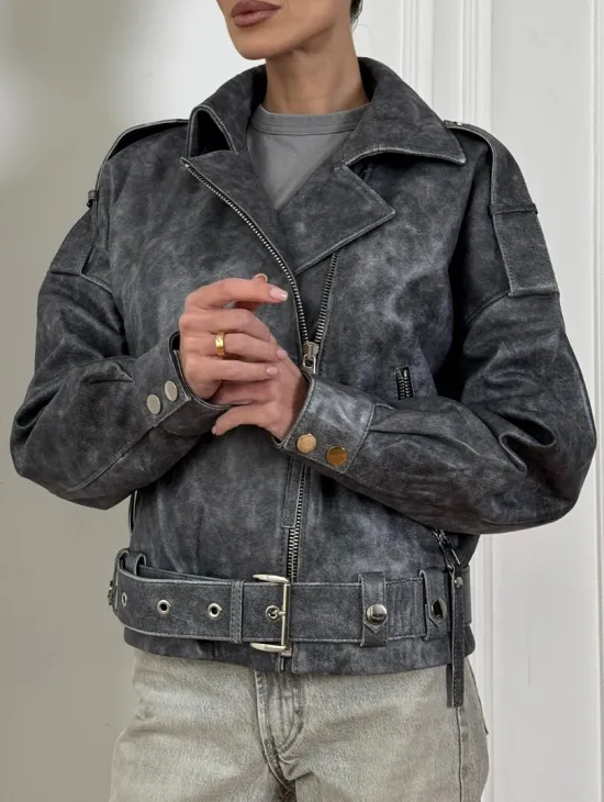 Женская косуха оверсайз из натуральной кожи с потертостями в стиле 