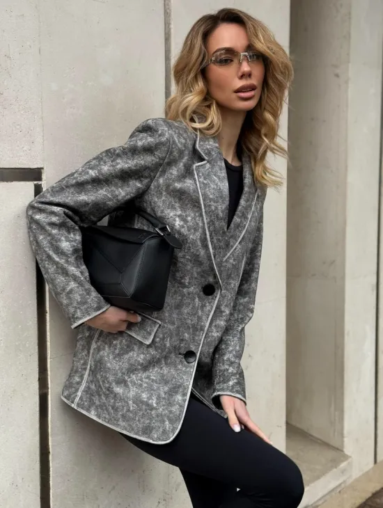 Женский кожаный пиджак Retro style весна 2026 - Vintage Marble - фото 0