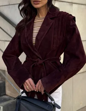 Модная приталенная куртка с плечами в стиле 90-х - фото 2