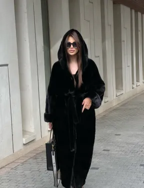 Шуба из норки Velvet с капюшоном в черном цвете - фото 6