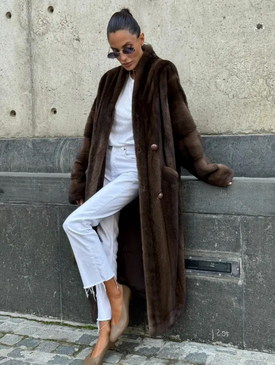 Роскошная шуба из аукционного меха норки SAGA FURS - цвет соболь - фото 8