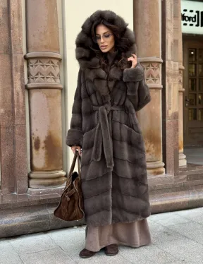 Шуба норковая в цвете мокко с капюшоном куница - фото 10