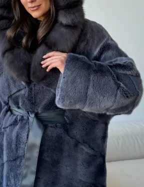 Длинная норковая шуба с куницей капюшон - фото 1