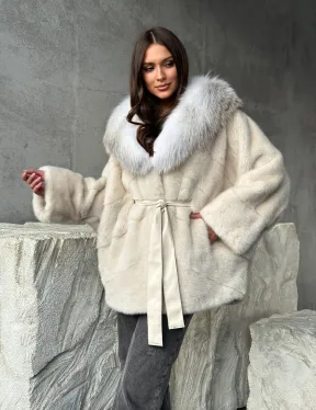 Светлая норковая шуба - летучка с капюшоном - фото 7