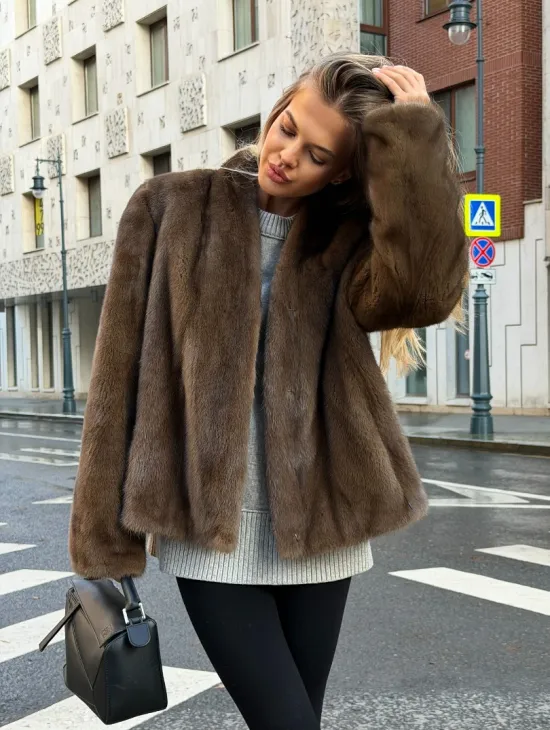Короткий норковый жакет - цвет соболь - фото 7