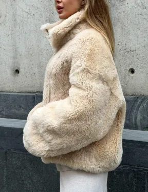 Двухсторонняя короткая дубленка из овчины - фото 4