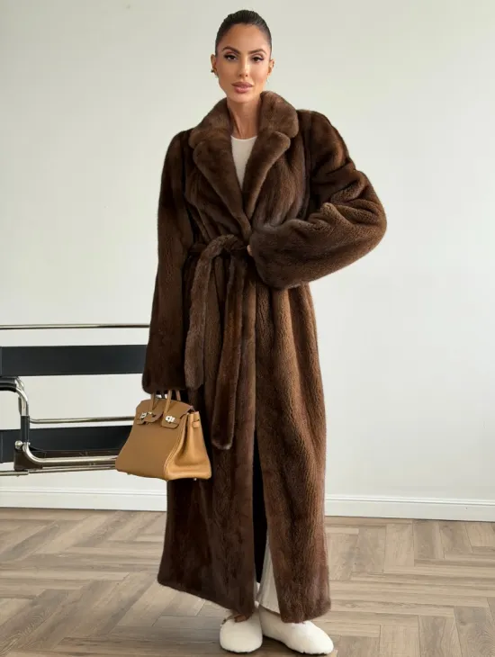 Прямая шуба из норки с поясом - фото 0