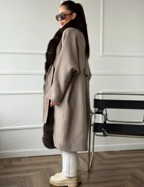 Длинное пальто с мехом финского песца - фото 7