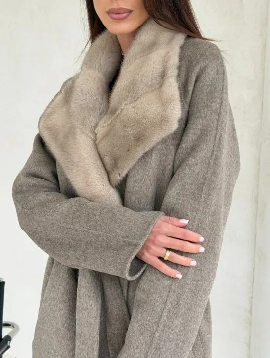 Пальто женское с норкой - фото 1