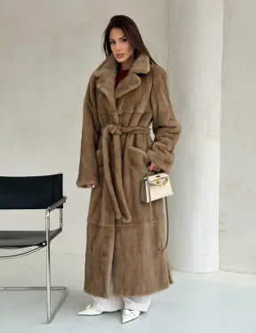 Прямая норковая шуба с меховым поясом - фото 6