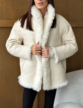 Светлая женская двухсторонняя дубленка - фото 6