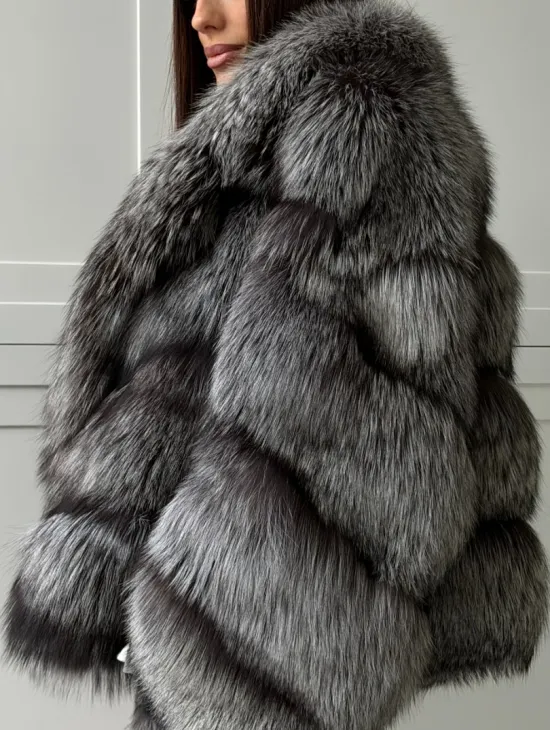 Полушубок из натурального меха чернобурки - фото 2
