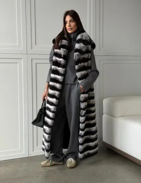 Меховой жилет из шиншиллового кролика - фото 13