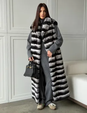 Меховой жилет из шиншиллового кролика - фото 11