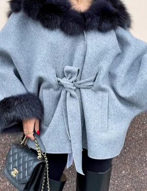 Пончо из натуральной шерсти с капюшоном из песца - фото 4