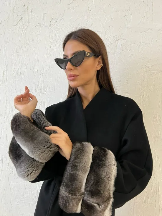 Пальто с мехом шиншиллы - цвет черный - фото 1