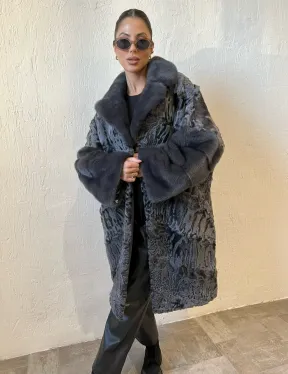 Шуба из меха каракульчи с отделкой из норки - фото 0