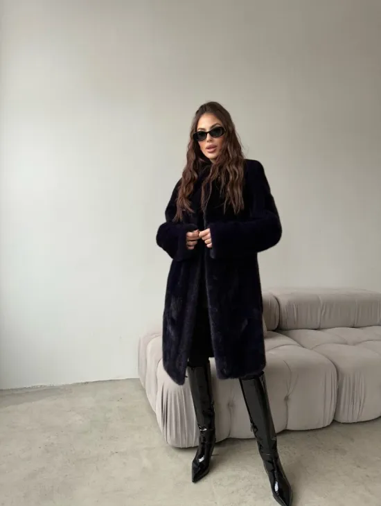 Шуба из аукционной норки стойка воротник  - цвет инфинити - фото 6