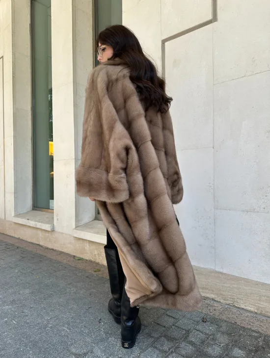 Норковая шуба с английским воротником  - цвет пастель  - стиль 